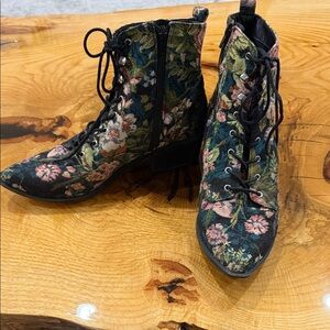 Floral Lace. Up Boots